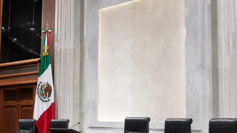 MC propone inscribir a Cuauhtémoc Cárdenas en el Senado